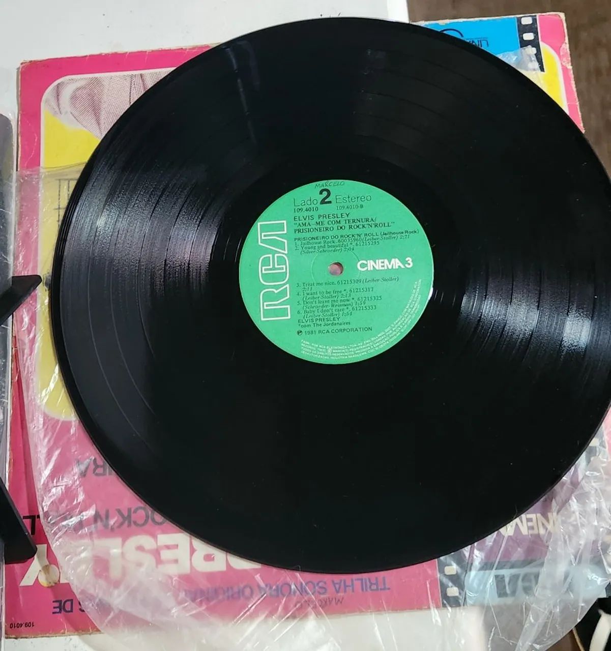 Disco vinil ELVIS PRESLEY "O PRISSIONEIRO DO ROCK N ROLL" lp - Foto 4