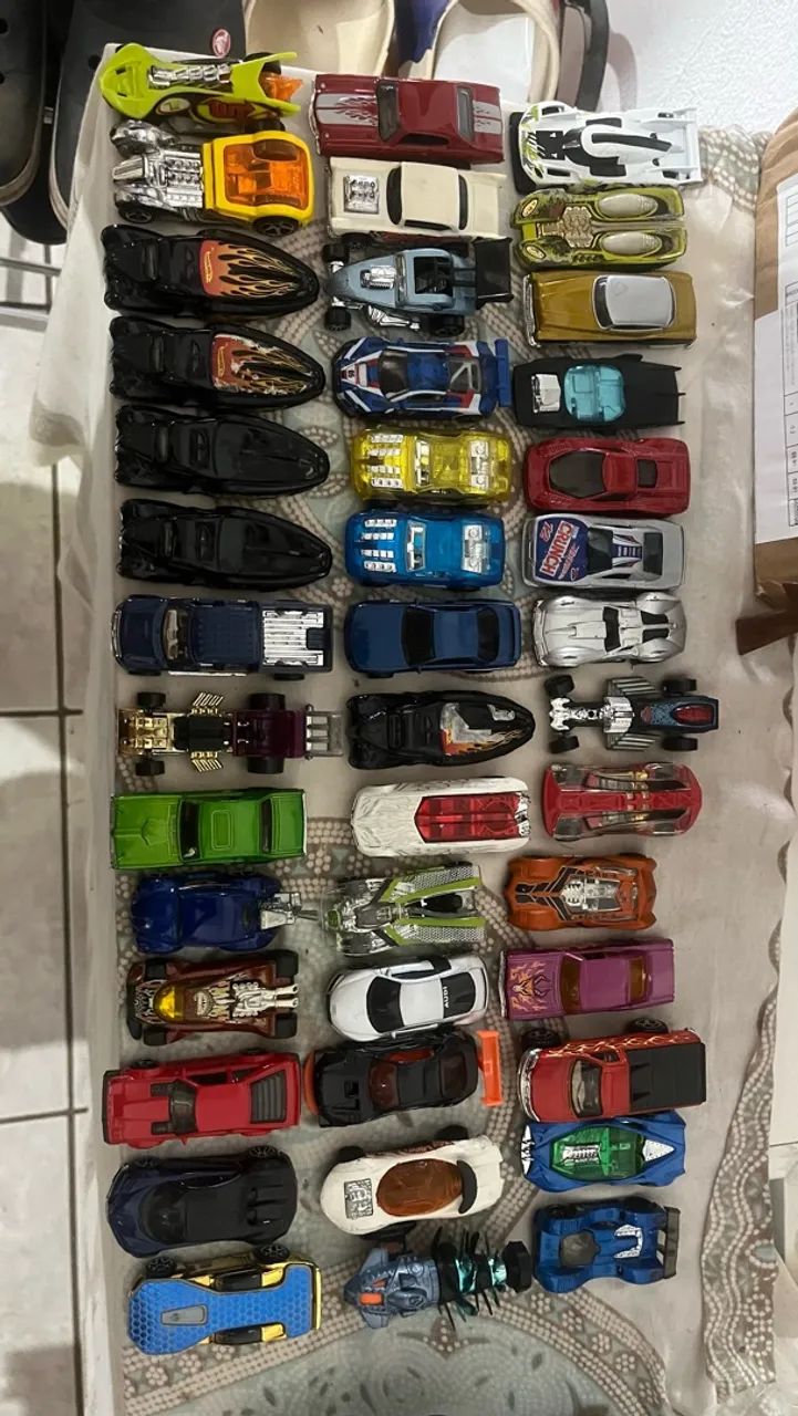 Lote carros hot Wheels e outros - Foto 2