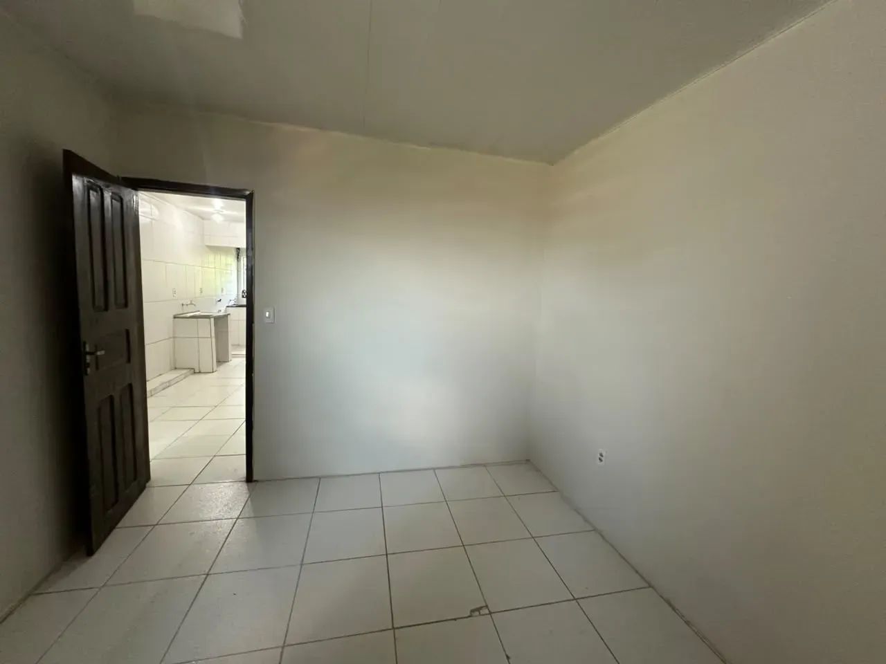 ALUGO APARTAMENTO COM UM QUARTO! - Foto 5