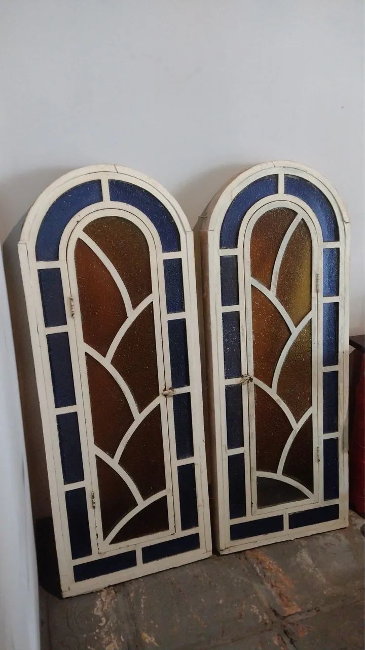 Janelas antigas de ferro com vitral  - Foto 3