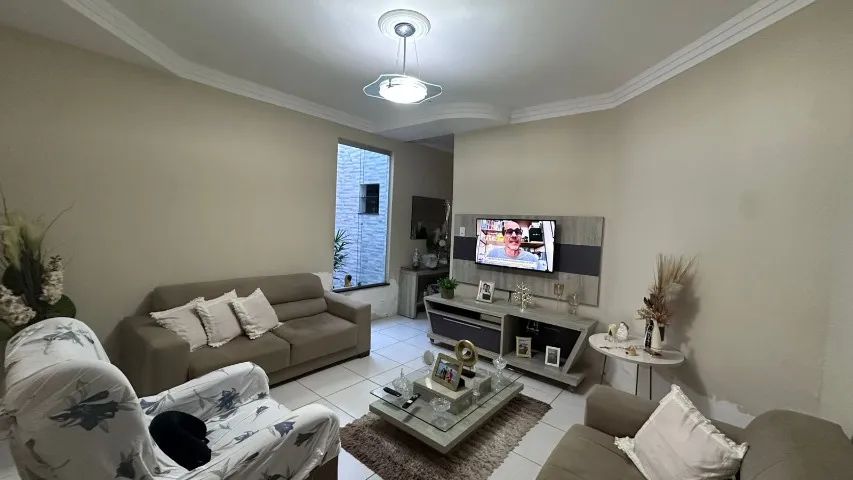 Casa completa próximo ao shopping: 2 quartos, 1 suíte, garagem, 2 cozinha e amplo quinta - Foto 4