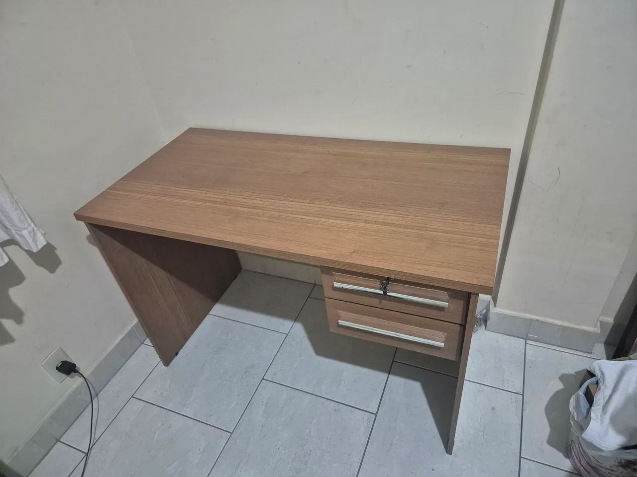 Escrivaninha com gavetas - Foto 2