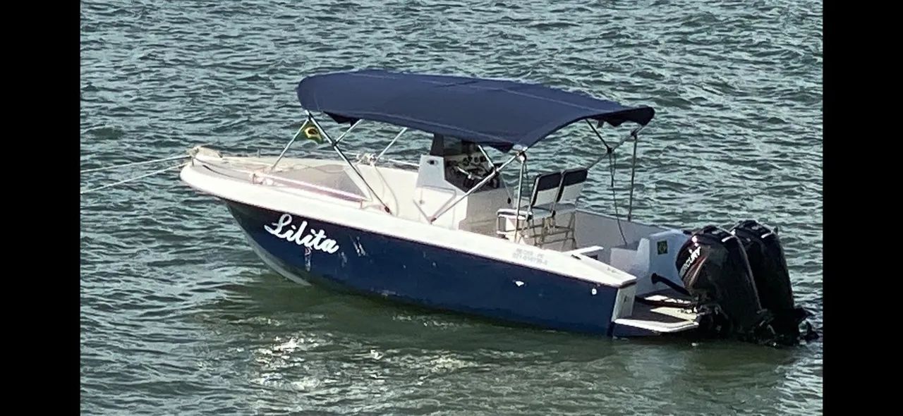 Lancha de Pesca com dois motores 90 HP Mercury- 4 Tempos