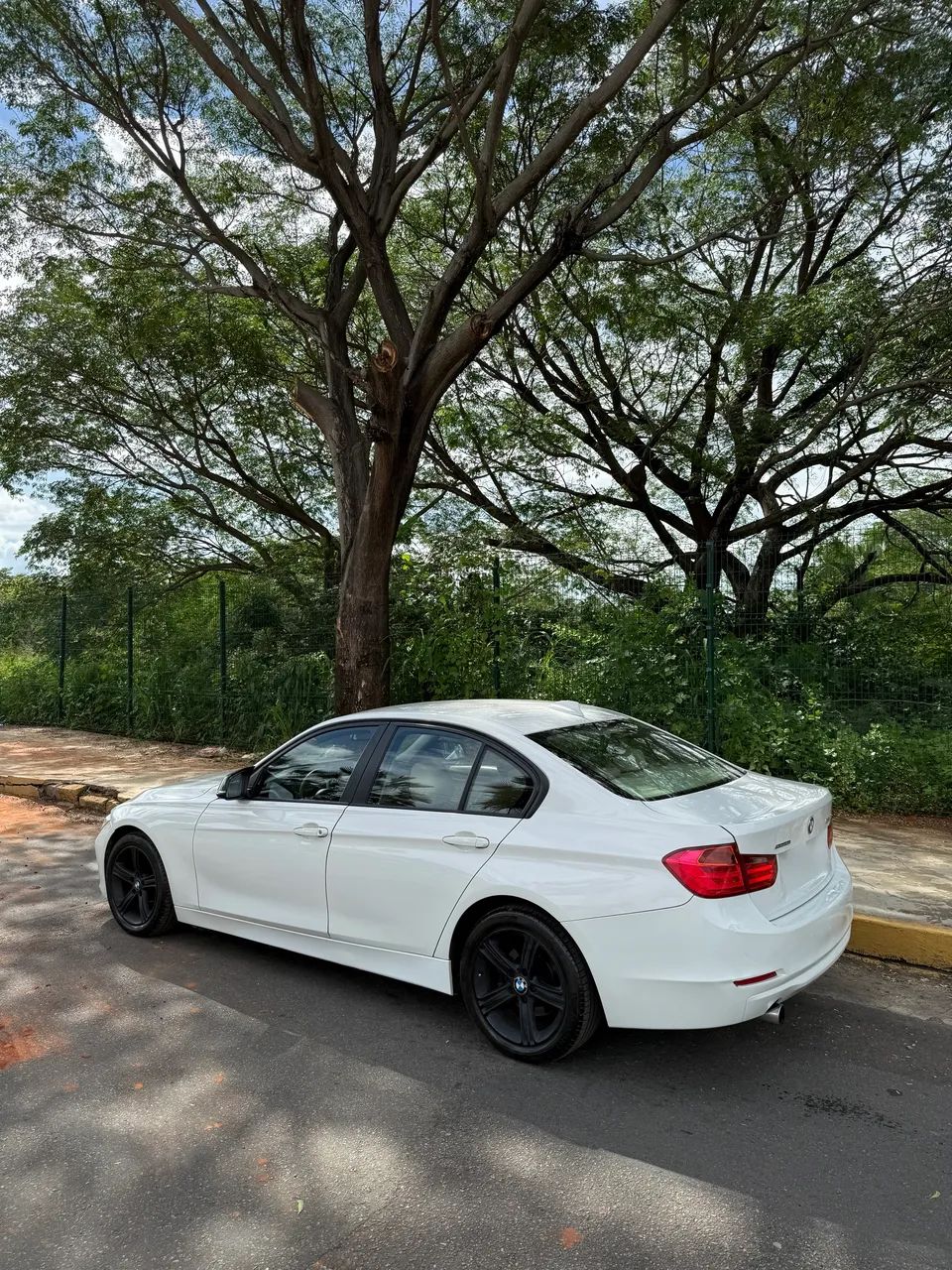 BMW 320I A 2.0 Turbo/activeflex 16V 184cv 4P 2014