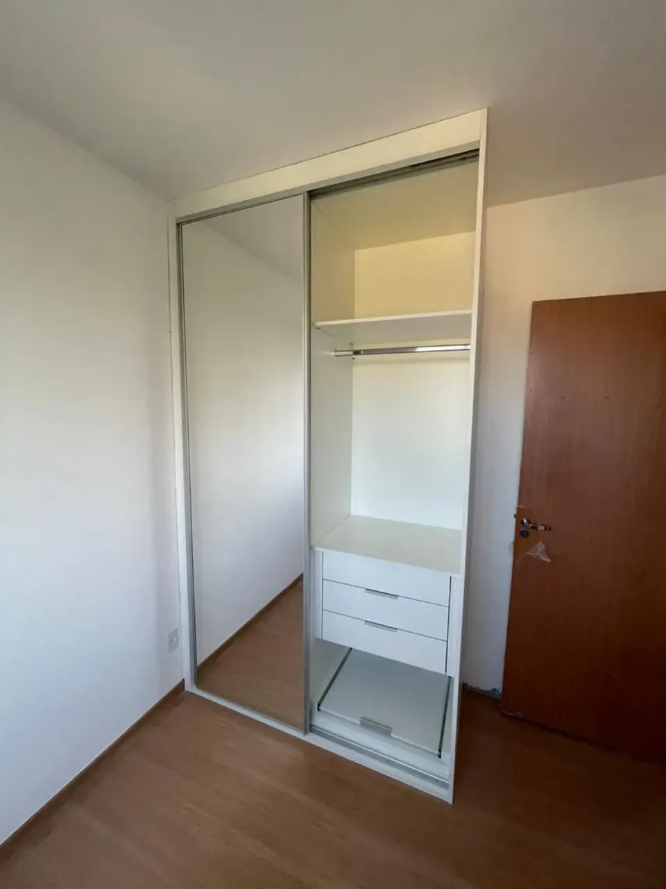 Apartamento com 2 quartos com moveis planejados e sacada a venda - Foto 3