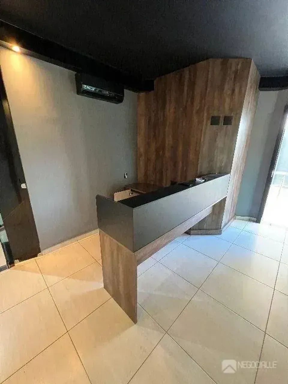 Ponto comercial com mobília e estacionamento na João Quirino - Foto 5