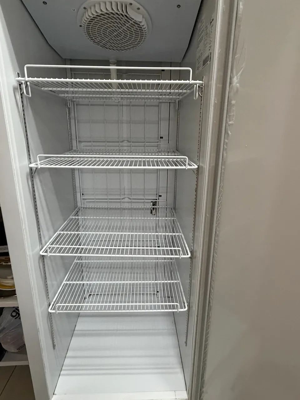 Freezer expositor vertical 572L Gelopar - Geladeiras e Freezers Freezer expositor vertical 572L Gelopar - Geladeiras e Freezers
