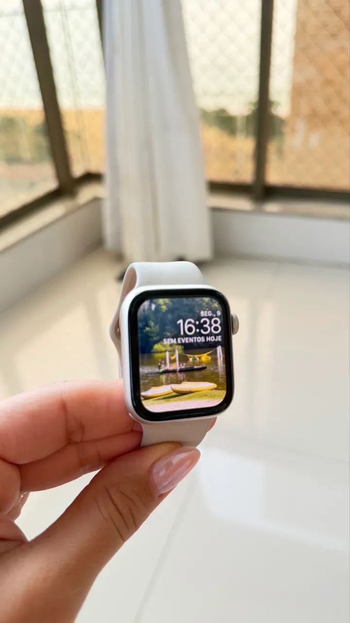 Apple Watch SE 2ª geração 44mm - 32GB