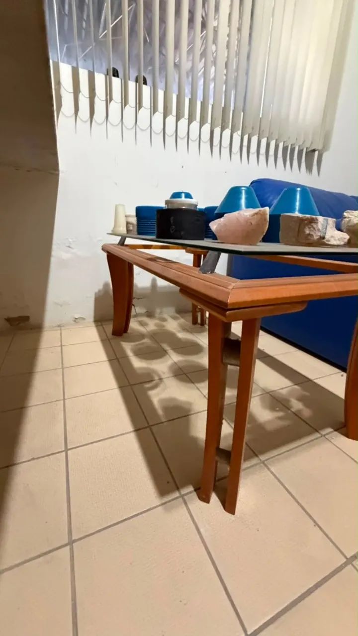 MESA DE CENTRO MADEIRA E VIDRO - Foto 2