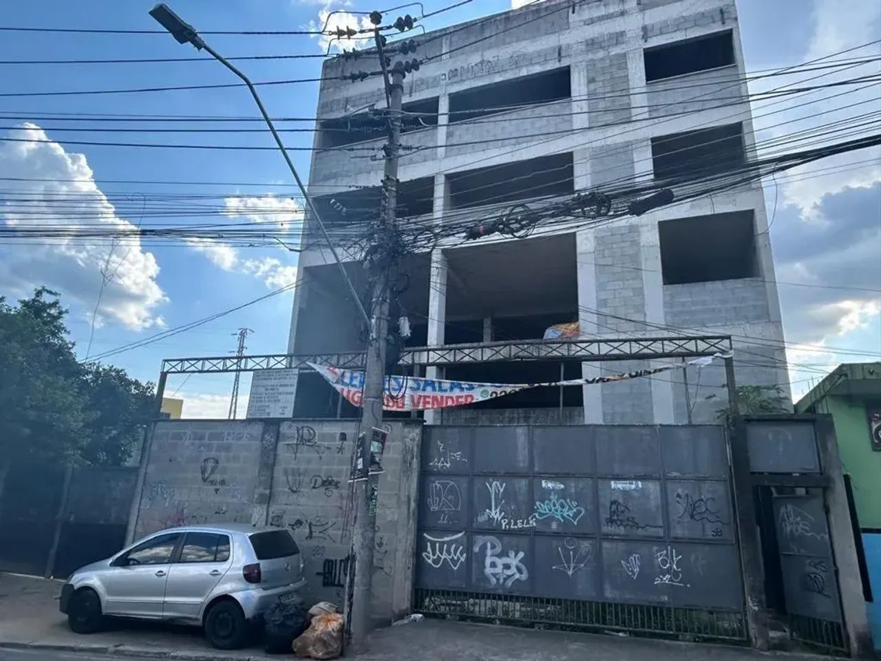 VENDE-SE OU ALUGA-SE EXCELENTE PRÉDIO COMERCIAL - Foto 2