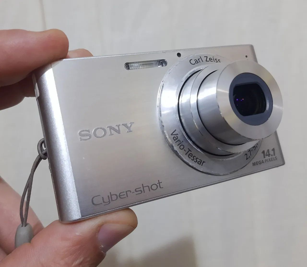 Câmera digital Sony Cyber-shot 14.1 prata linda  - Foto 2