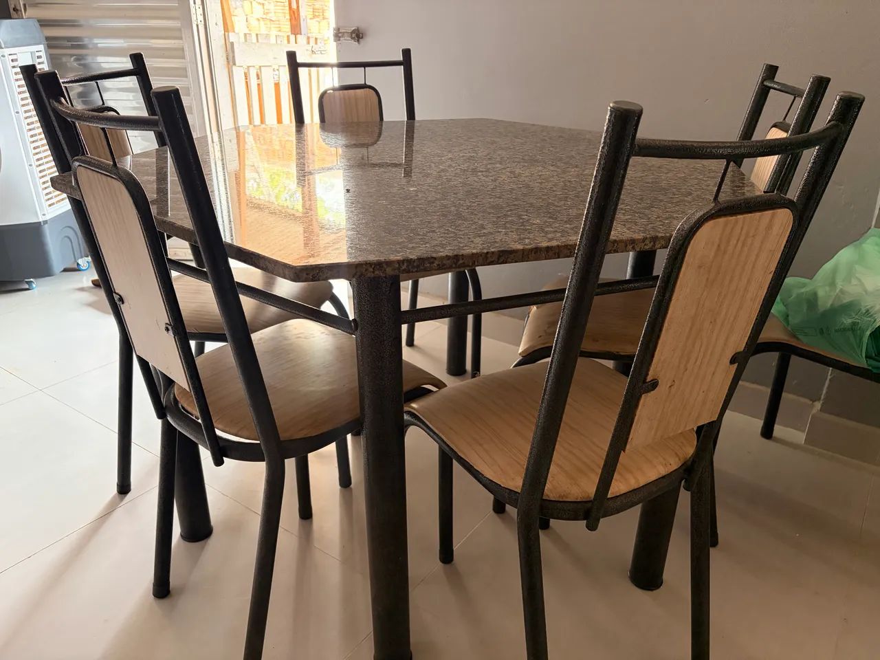 Mesa com 6 cadeiras  - Foto 4