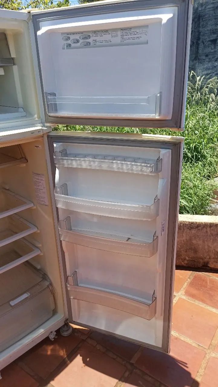 Geladeira Brastemp 340 litros Frost Free  - Foto 4
