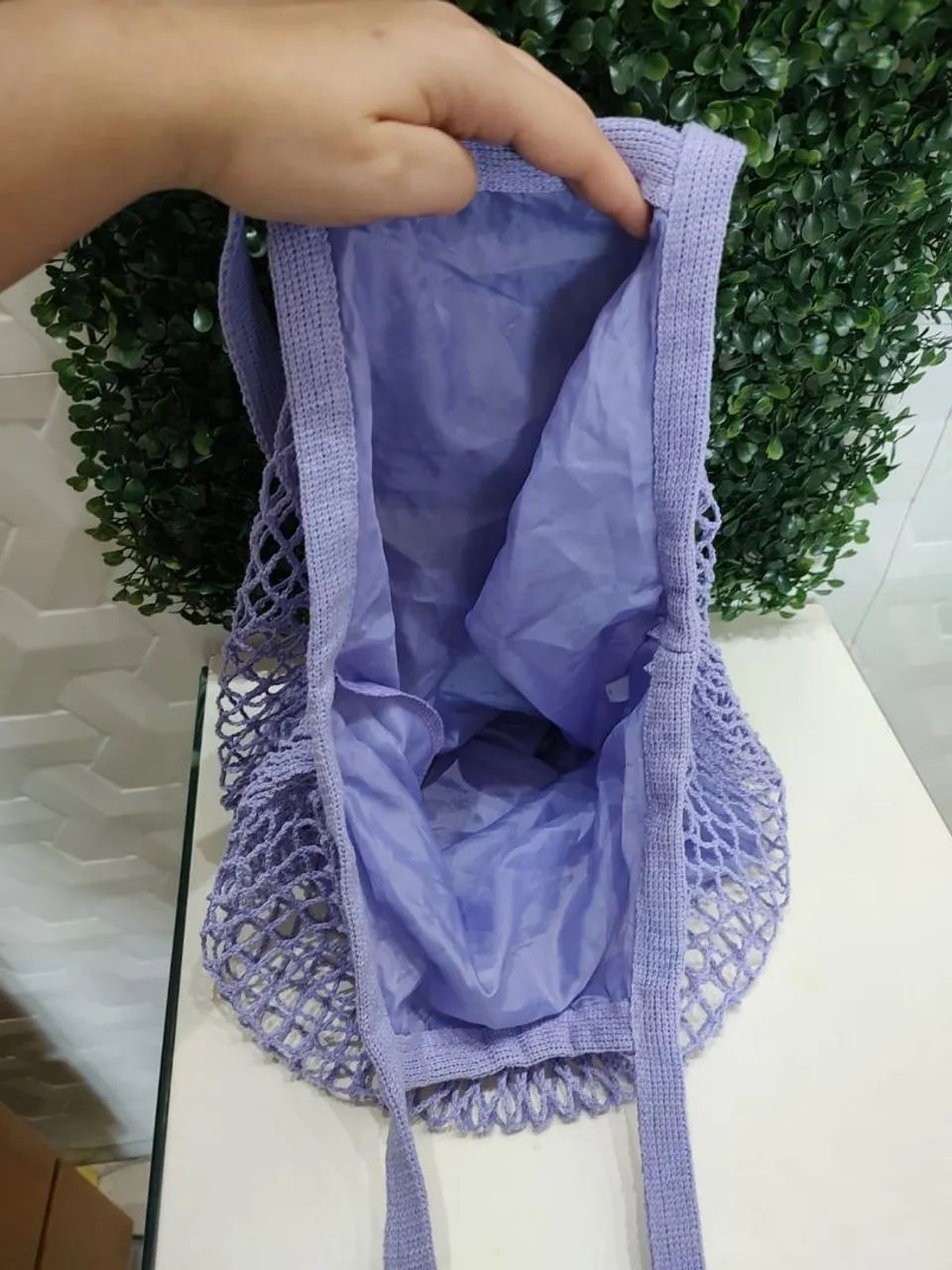 Bolsa tiracolo saco roxa de tricô tela feira praia retornável tecido lilás  - Foto 2