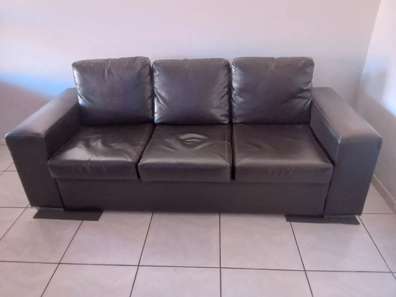 Sofá Corino 3 lugares  - Foto 3