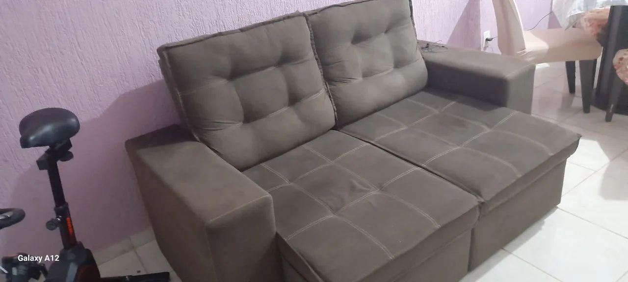 Vendo sofá mais mesa e rack 65570217329665121