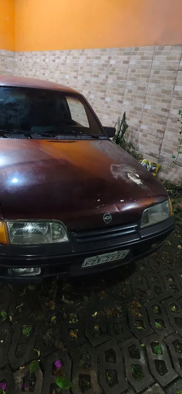 Chevrolet Monza Monza GLS/ Hi-Tech 2.0 EFI 2p e 4p 1994