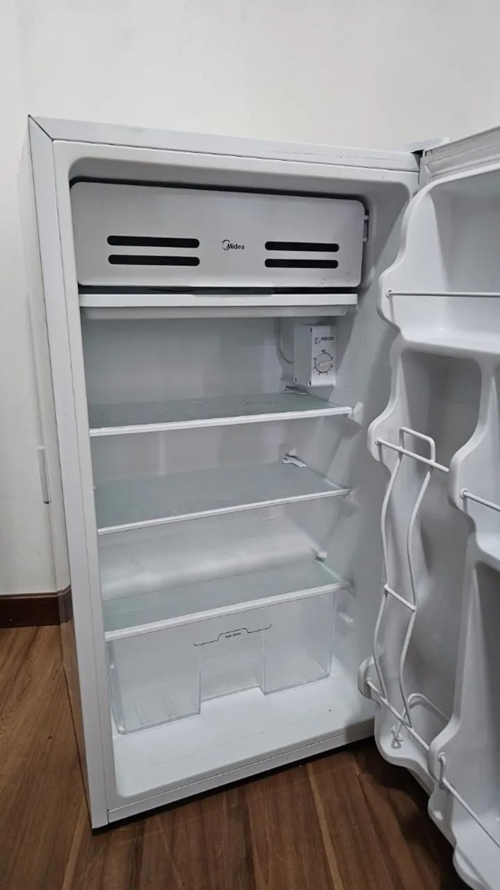 Frigobar Midea 93l