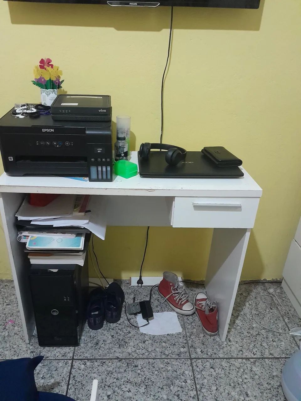Mesinha de computador 65569156898306120