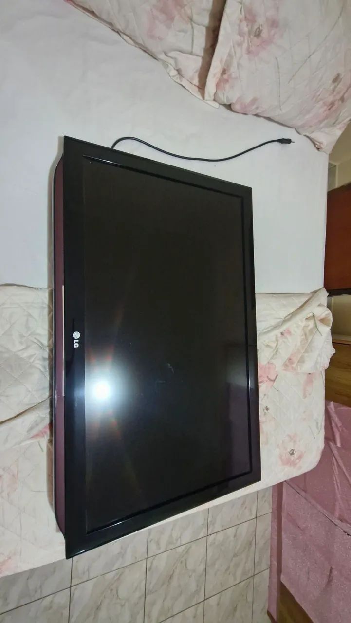 Vendo TV LG Scarlet Usada  - Foto 3