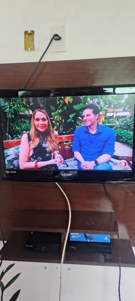 Vendo essa TV 20 polegadas funcionando tudo acompanha painel - Foto 3
