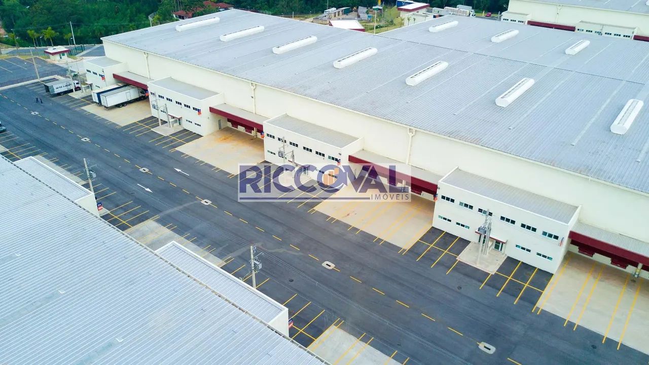 Galpão para Locação em Cotia com 1988m²