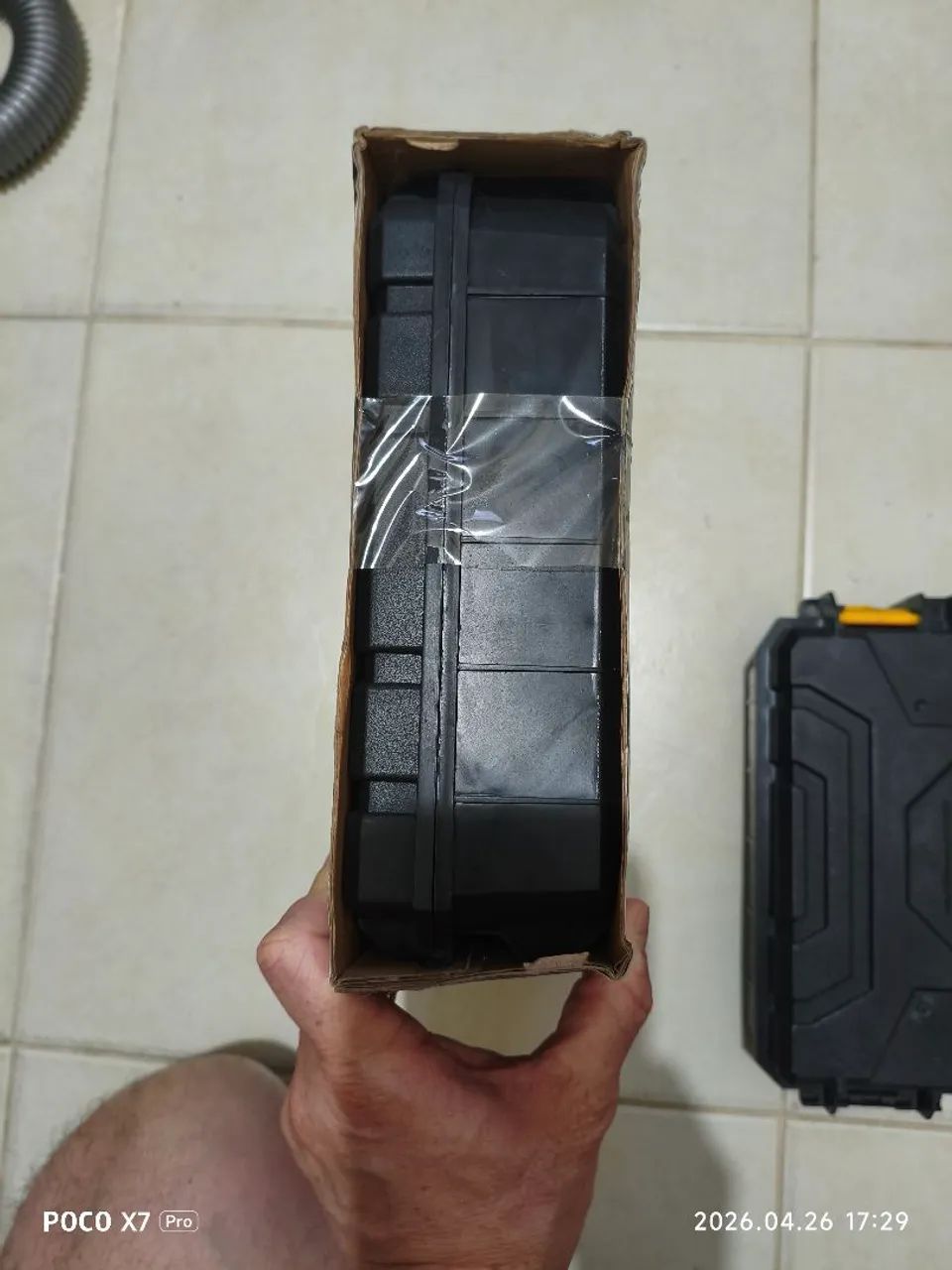 Parafusadeira Titanium com motor Brushless e com duas baterias de 21V. - Foto 2