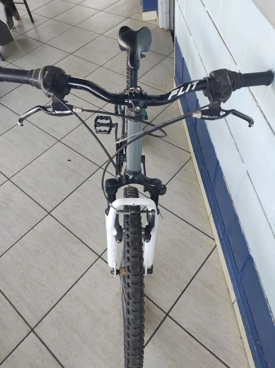 Bicicleta aro 24 câmbio Shimano e suspensão - Foto 3