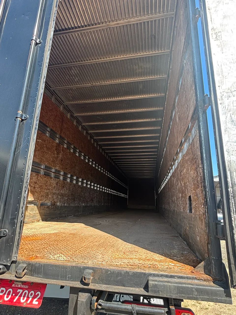 Carreta Baú Semirreboque 3 Eixos - Ótimo Estado? - Foto 4