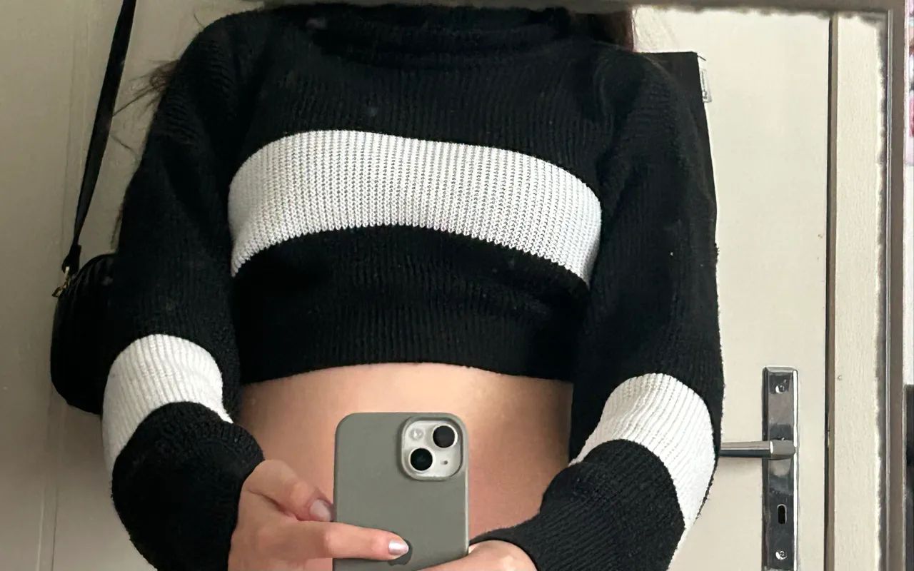 Blusão Cropped Preto Com Branco - Foto 3