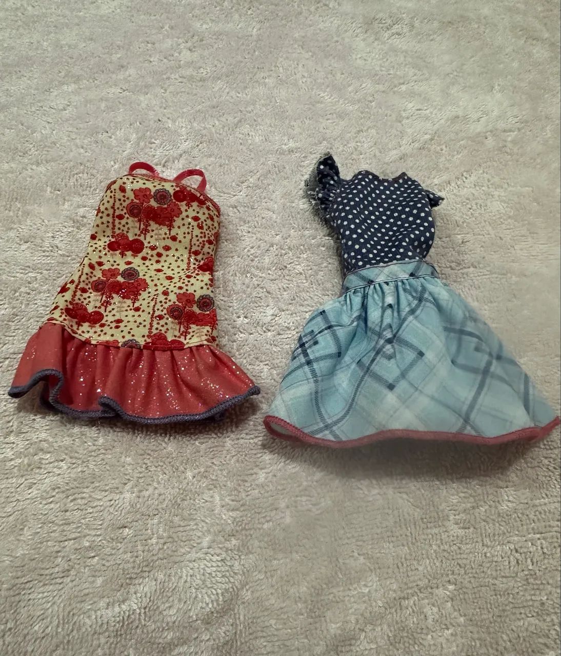 Lote de Vestidos de bonecas Barbies  - Foto 3