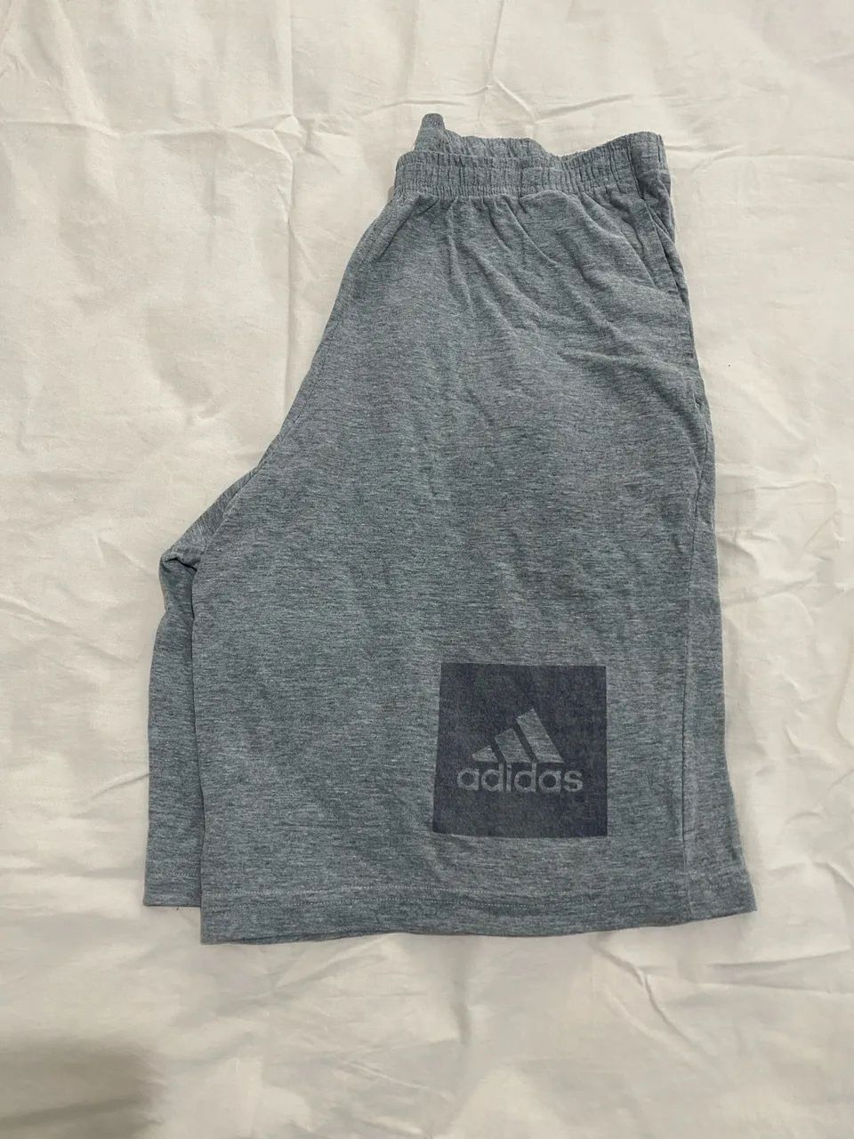 Bermuda Adidas moletom cinza (M) - Foto 4