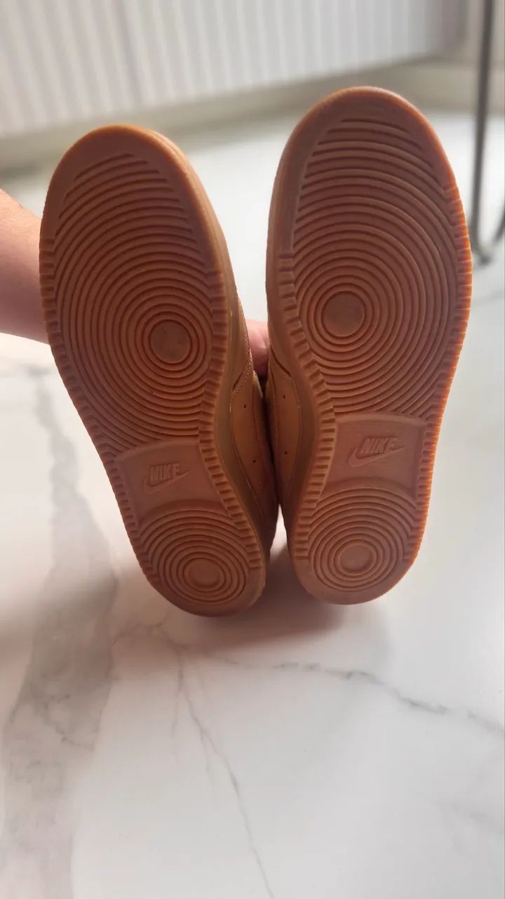 Tênis Nike Court Vision Low marrom - Foto 4