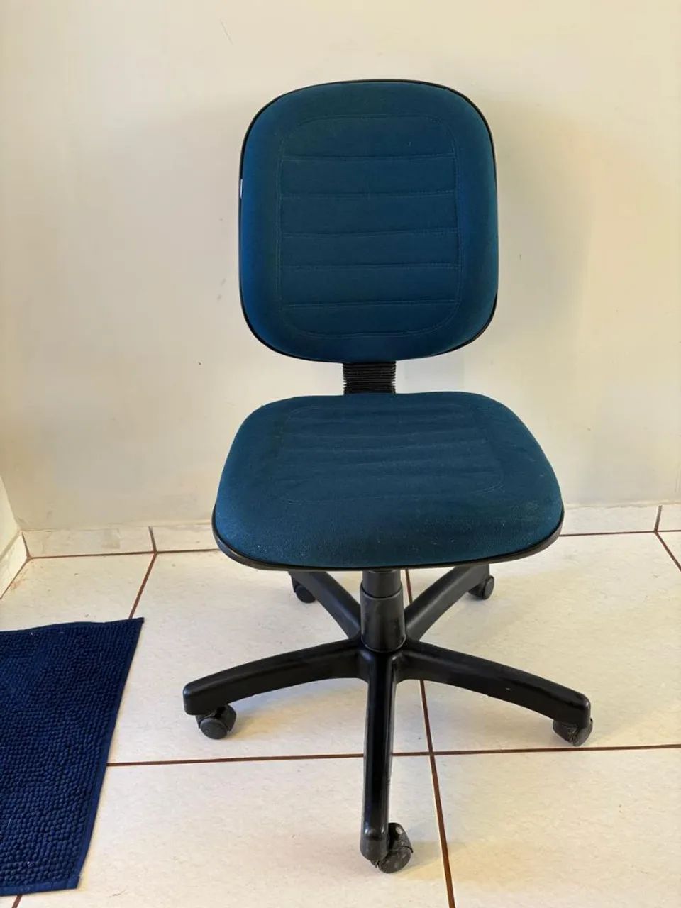 Cadeira Giratória Azul