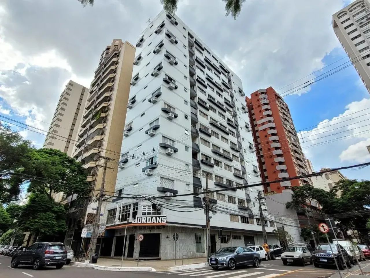 Apartamento para alugar em Maringá, Zona 01, com 3 quartos, com 138 m², Condomínio Edifíci - Foto 2