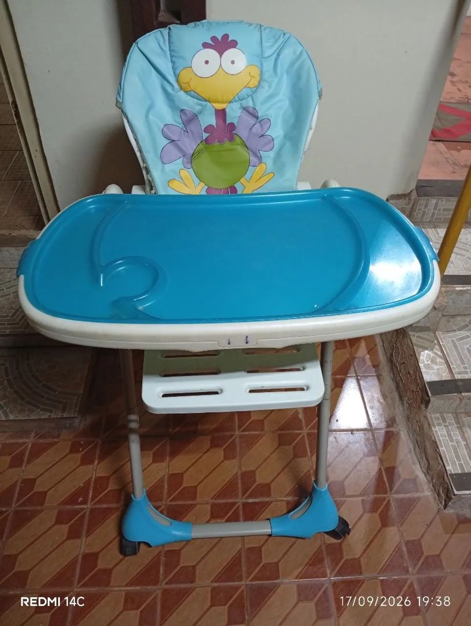 Cadeirinha de alimentação.