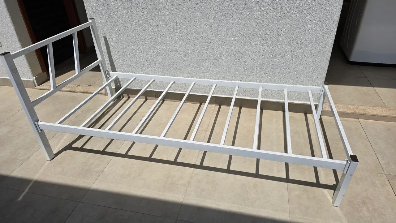 Cama solteiro em metalon