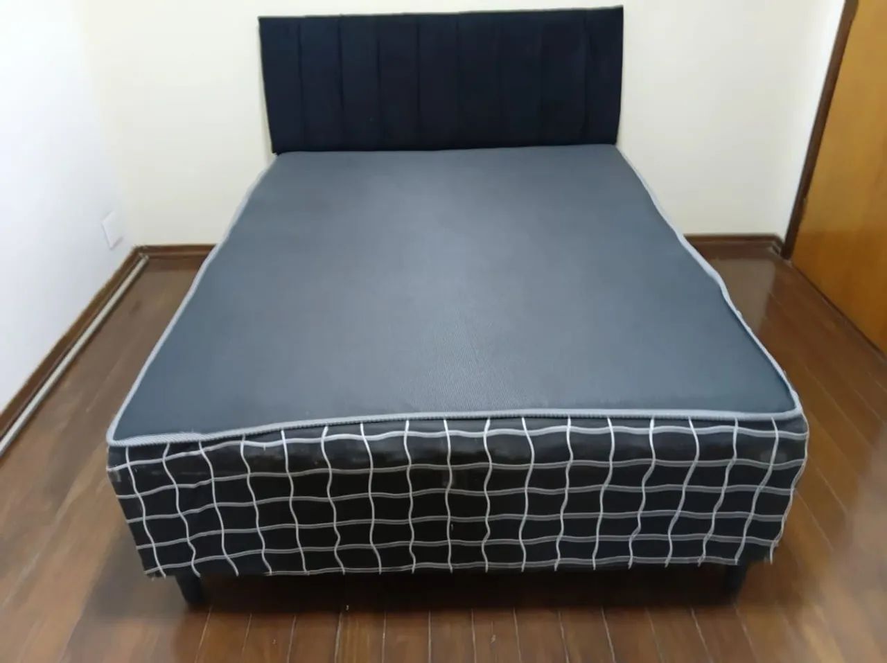 Vendo cama box casal 