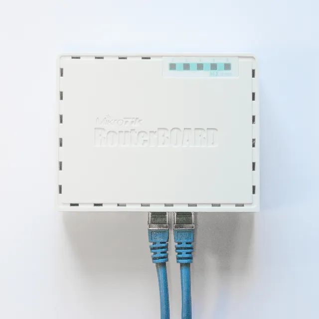 MikroTik hEX RB750Gr3 - Foto 3