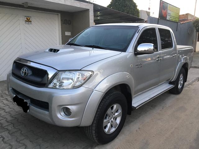 HILUX SRV CD 3.0 D-4D 4x4 DIESEL AUTOMÁTICA 2011/2011