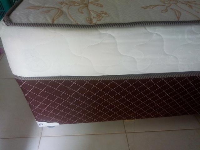 Cama Box Casal de Molas Ensacadas com 04 meses de uso - Foto 2