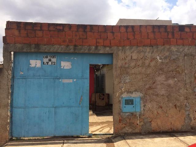Vendo lote escriturado urgente com 2 moradias na 207