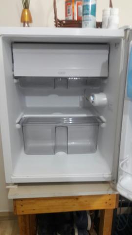 Frigobar consul CRC08CB COM GAVETA DE GELO E MULTIUSO-76L - Foto 3