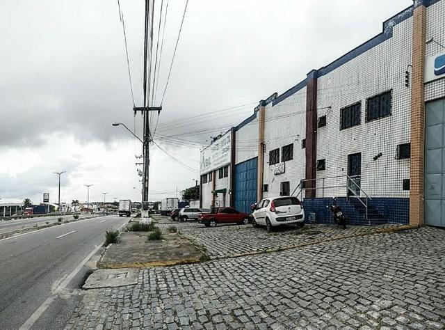 GA0042 Galpão na BR 116 com 800m² de área construída, excelente ponto comercial
