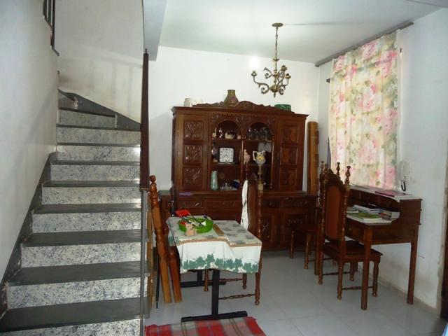 Excelente casa geminada em rua plana, local tranquilo, um dos melhores pontos do bairro, p