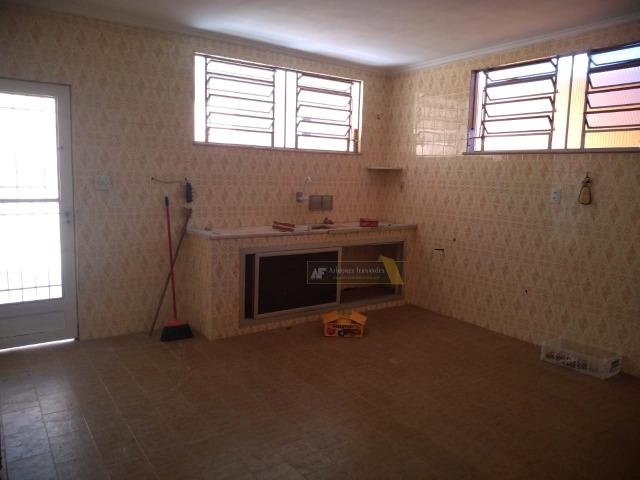 Oportunidade - Casa em rua residencial - Foto 17