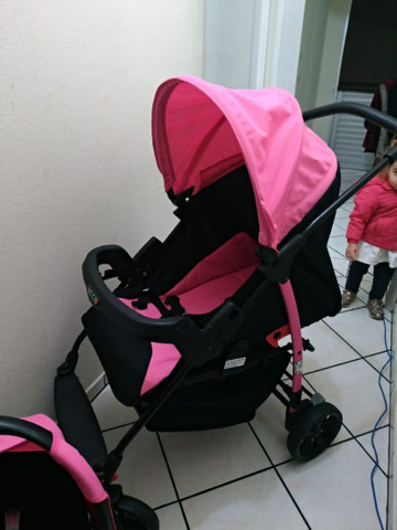 Vendo Carrinho + Bebê Conforto com base para carro Burigotto - Foto 3