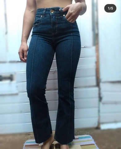 calça boca de sino cintura alta