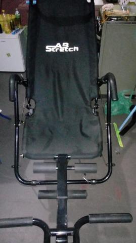 Vendo ou troco cadeira de ginástica.230