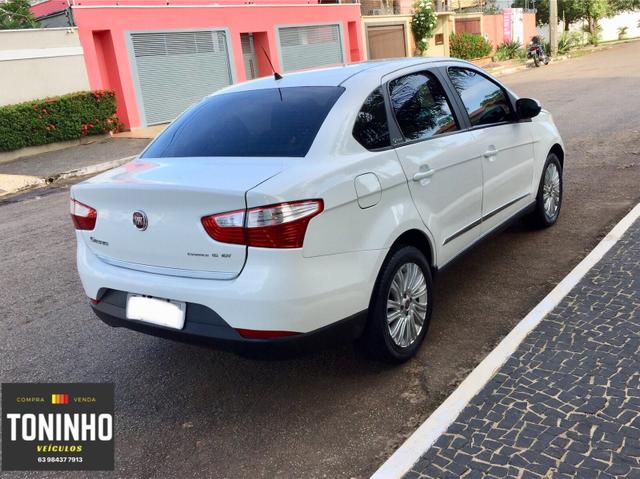 Fiat Grand Siena 1.6 Essence 14/15 Manual - Foto 2